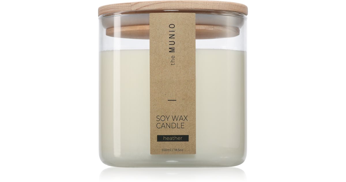 The Munio Heather scented candle with wooden wick 550 ml