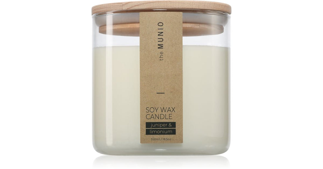 The Munio Juniper &amp; Limonium scented candle with wooden wick 550 ml