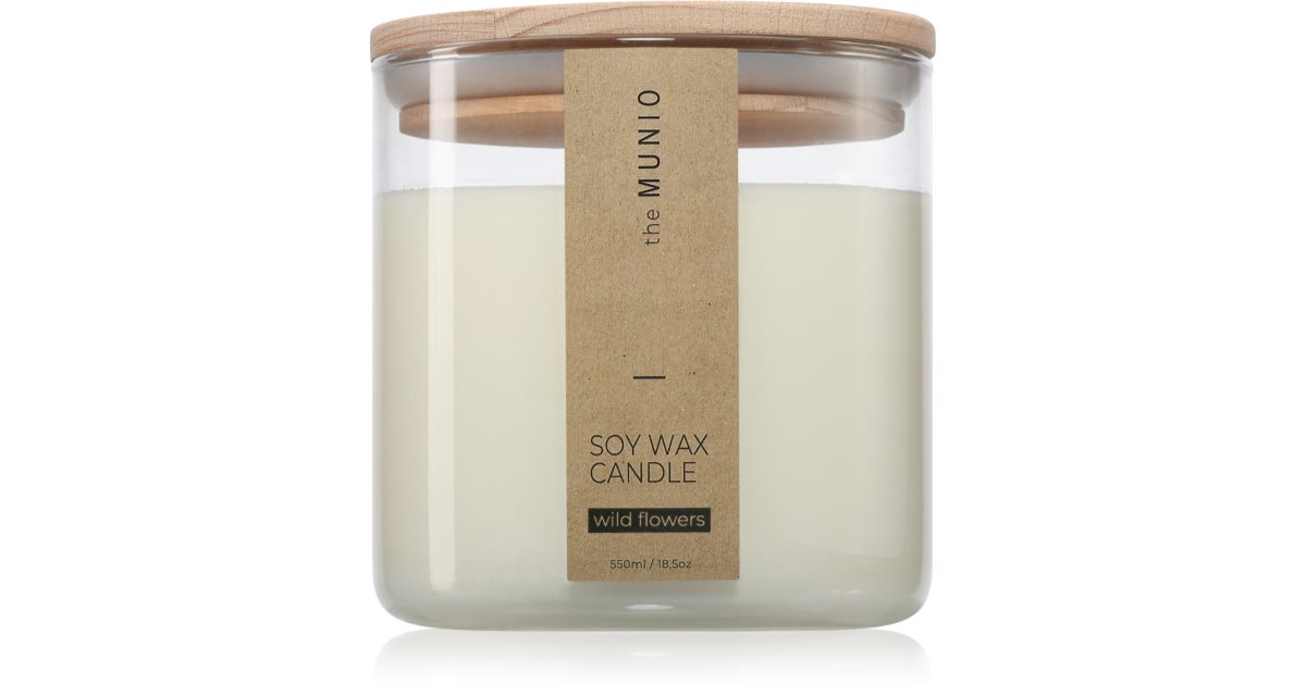 The Munio Wild Flowers scented candle with wooden wick 550 ml